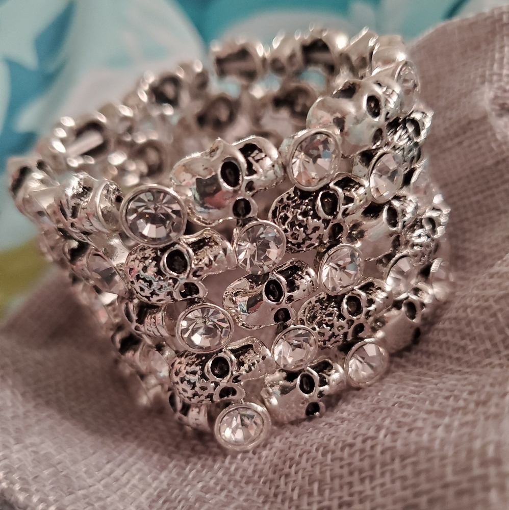 Sale AMAZING CRYSTAL & SKULL STATEMENT BRACELET - Picture 5 of 7